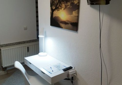 Zimmer 3 Schreibtisch
